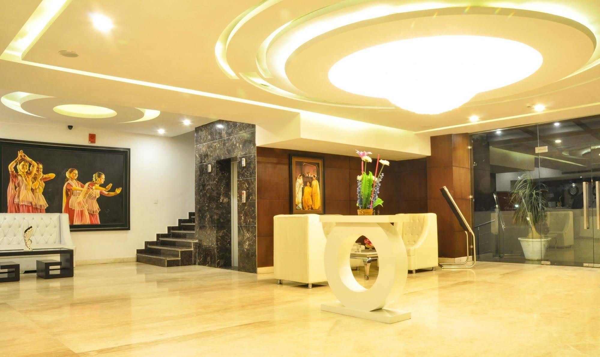 Hotel Casaya Inn Chinhat المظهر الخارجي الصورة